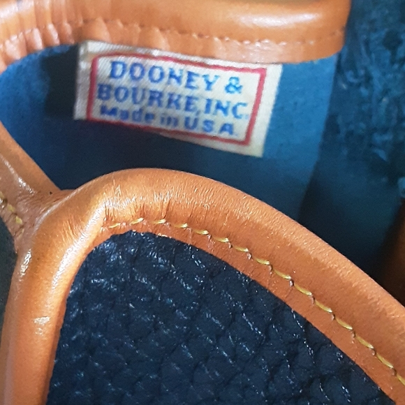 HOST PICK 4X'S...VINTAGE DOONEY & BOURKE BLUE/TAN CROSSBODY - Picture 4 of 11